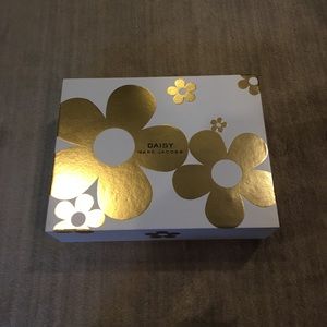 Marc by Marc Jacobs “Daisy” Fragrance Box